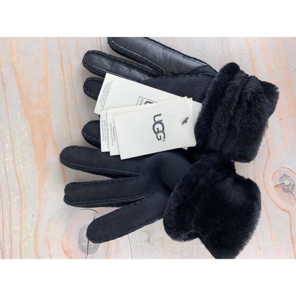 UGG black SHEEPSKIN EXPOSED SLIM TECH GLOVES WOMENS LARGE NWT - Picture 10 of 12